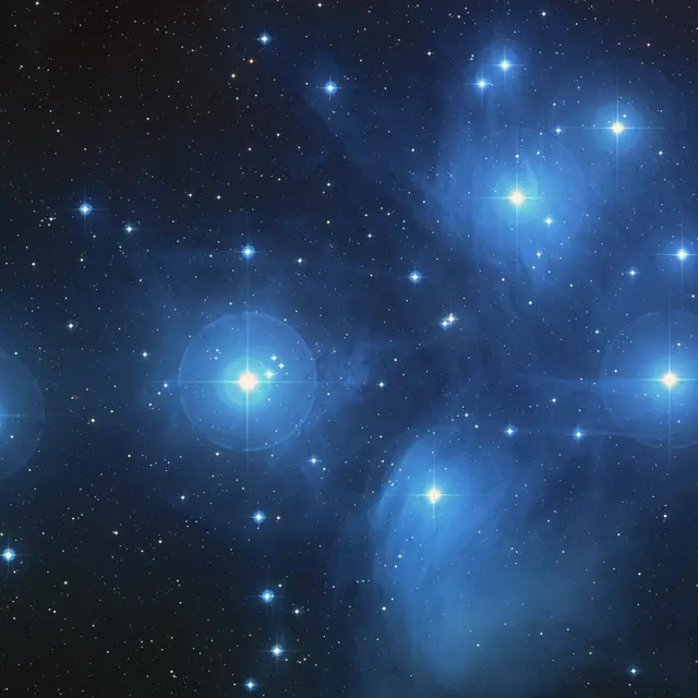 Amas des Pleiades  NASA_ESA (002)