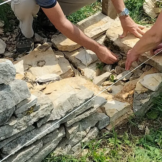 Atelier muret en pierres sèches