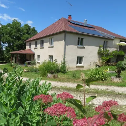 Maison vue du jardin- Ô prés d'ici
