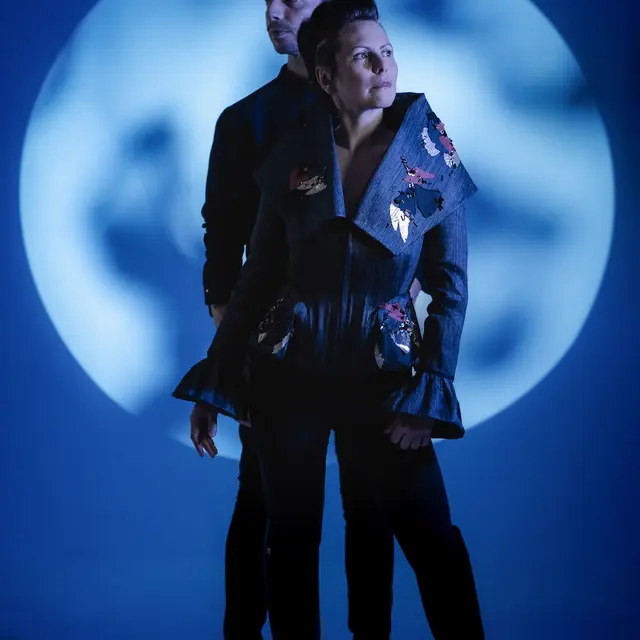 Lune Affiche - Minuit Soleil - by Léa Rouaud- Eclairée