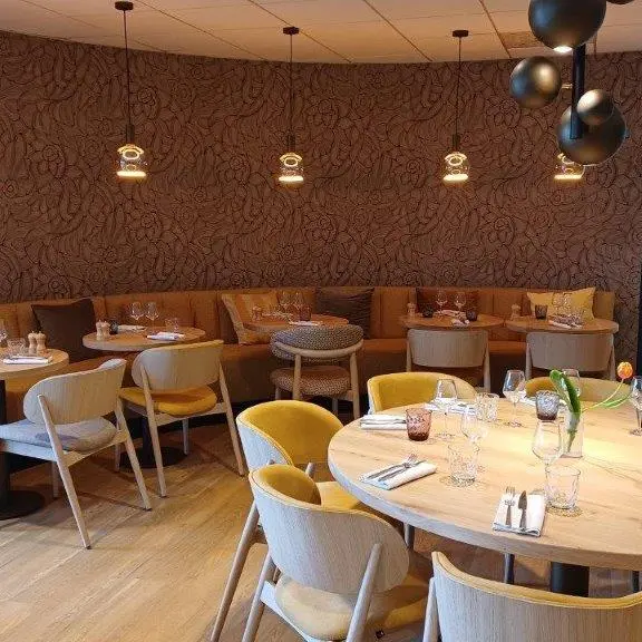 SALLE DE RESTAURANT