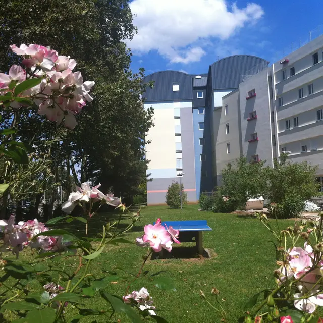 accueil jeunes travailleurs POUR LE GUIDE 1