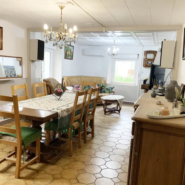 gite les roseraies salon
