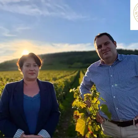 photo del et dim Agence Wine and Tours + logo