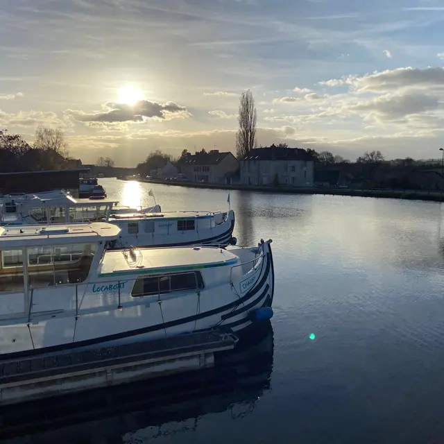 photo du port de saint-léger-sur-dheune