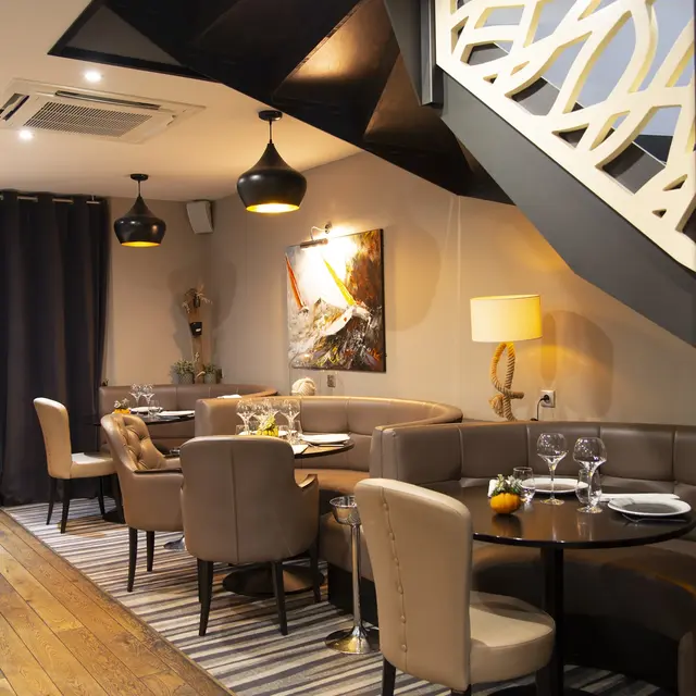 Salle de restaurant Le Grand Bleu