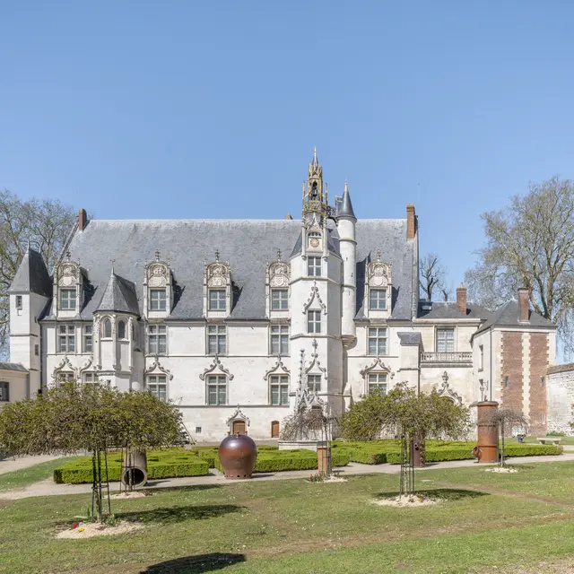 Vue du palais épiscopal, aujourd'hui MUDO-Musée de l'Oise
