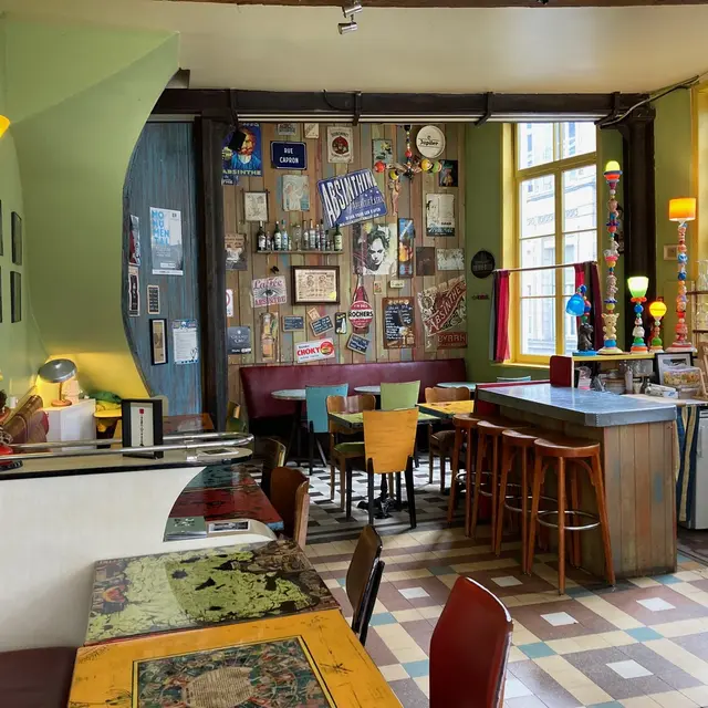 CAMEL-LEON-VALENCIENNES-BAR-INTERIEUR-02