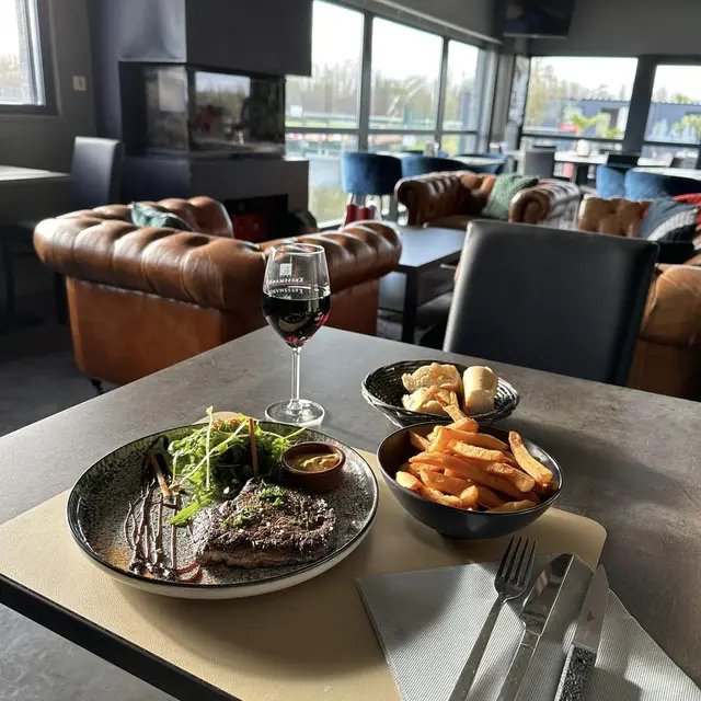 DKSMotors–Restaurant_DorotheeDelattre