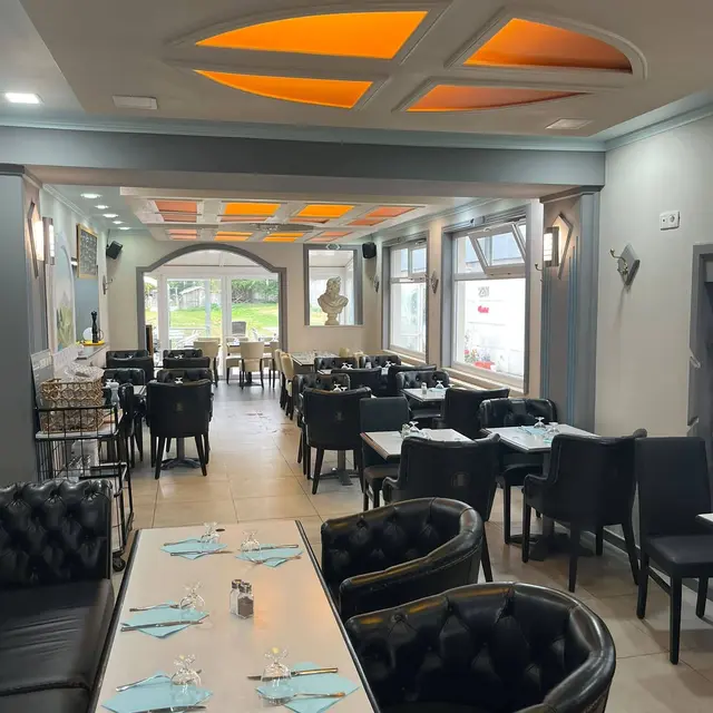 ELLAS-GREC-RESTAURANT-VALENCIENNES