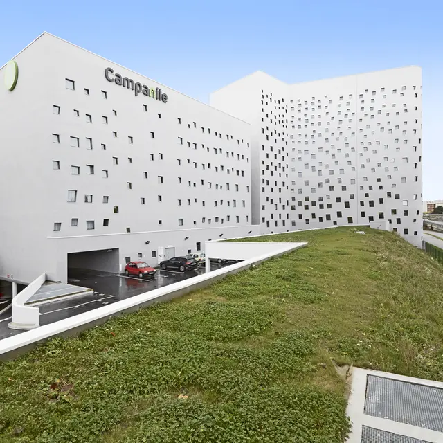 CAMPANILE LILLE EURALILLE - Façade