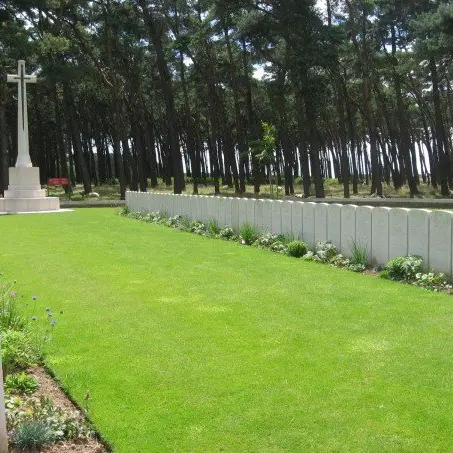 Givenchy_Road_Canadian_Cemetery