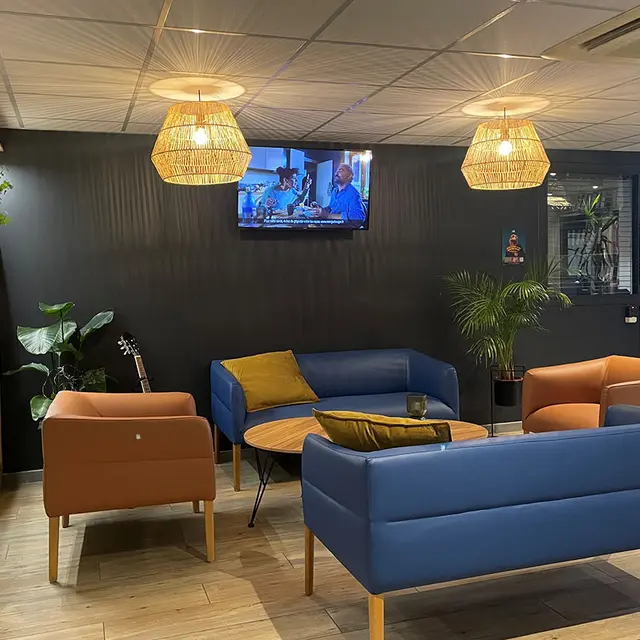 Hôtel Ibis III < Laon < Aisne < Picardie