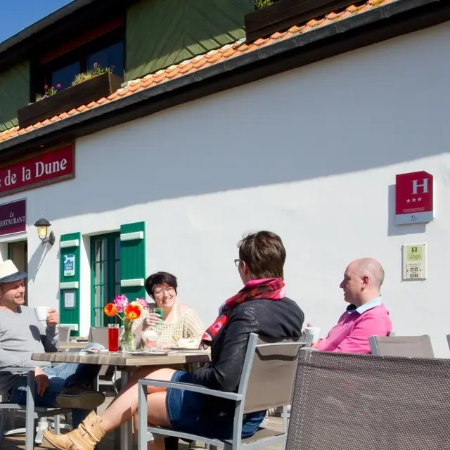 HOTPIC0800010047_Auberge de la Dune_terrasse2_Le Crotoy_Somme_HDF
