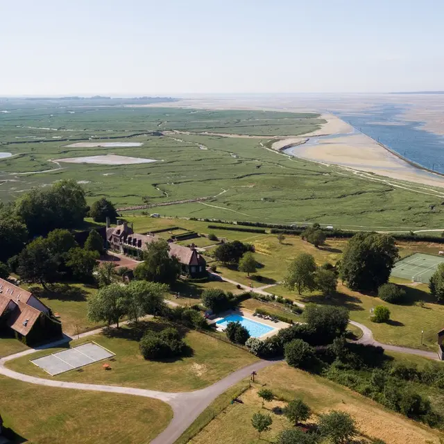 HOTPIC0800010075_Le Cap Hornu_vue aerienne_St Valery_Somme_HautsdeFrance