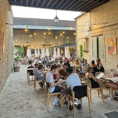 La Cour Pavée