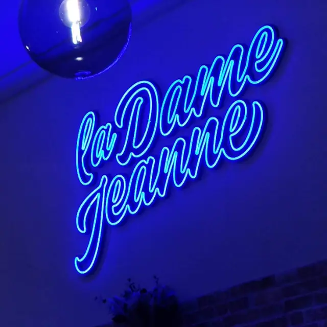 LA DAME JEANNE