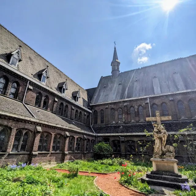 Jardin du cloître ©Saisons Zéro