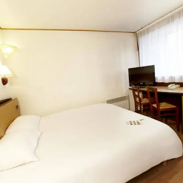 KYRIAD_DIRECT_SOISSONS-Pasly-Doppelzimmer_Standard-3-27754_1280x1280