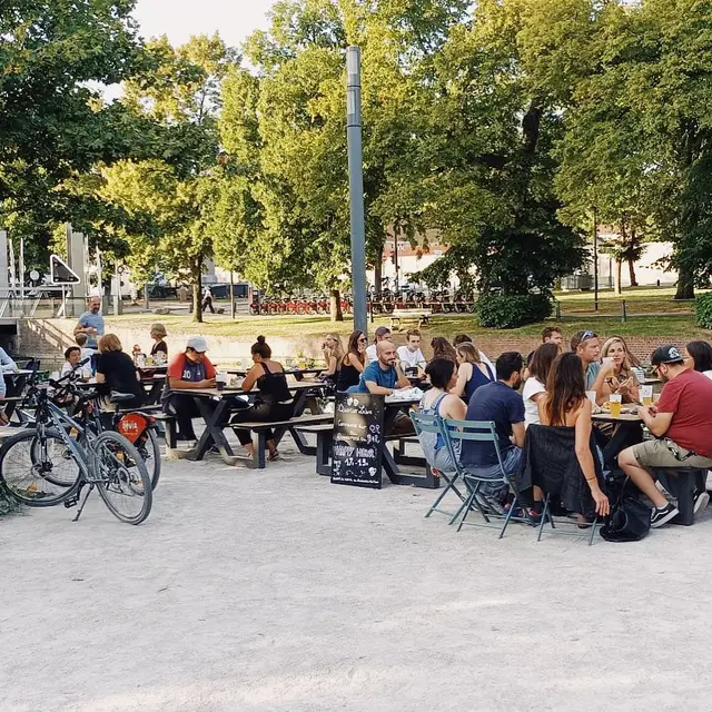 LE QUARTIER LIBRE