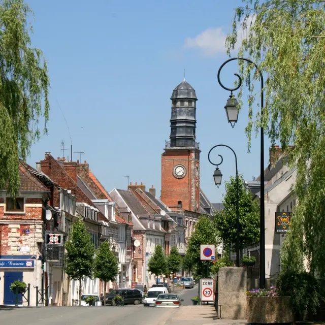 PCUPIC080FS0001O_beffroi_vue_doullens_somme_picardie © ADRT 80 J.Lelebvre