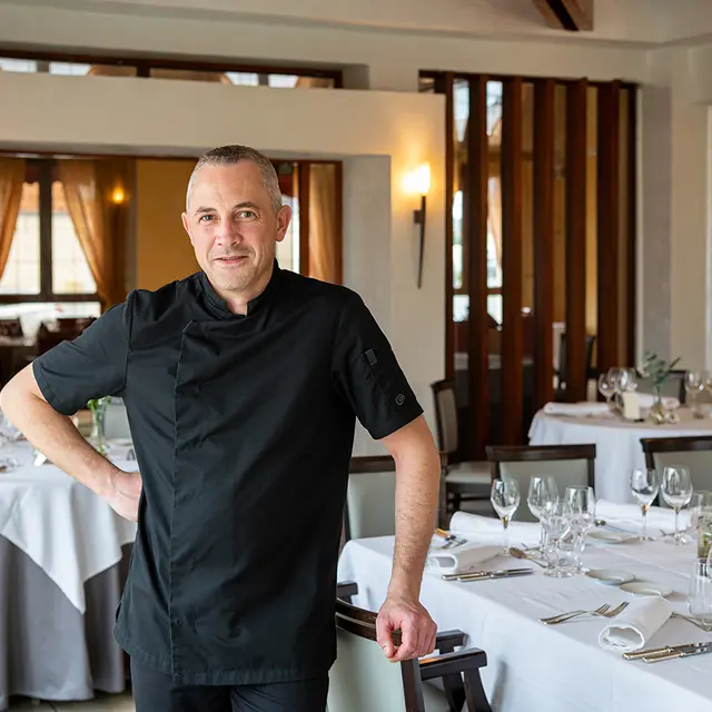 Relais Charlemagne II < Samoussy < Aisne < Picardie