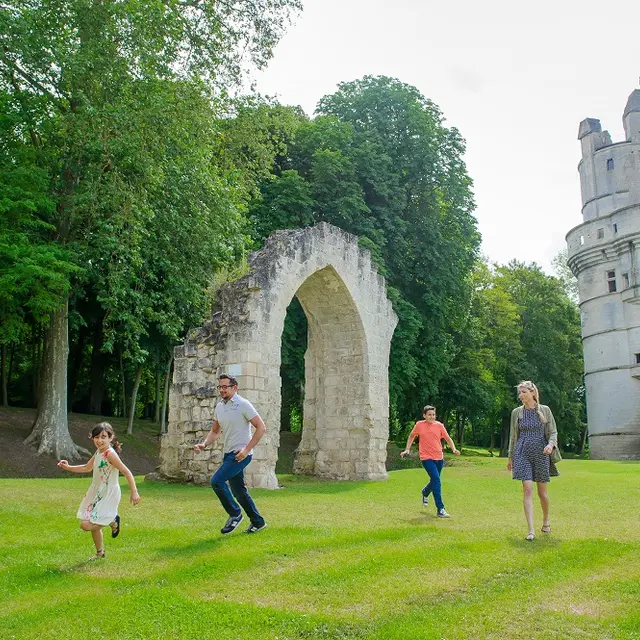 Le donjon de Septmonts < Septmonts < Aisne