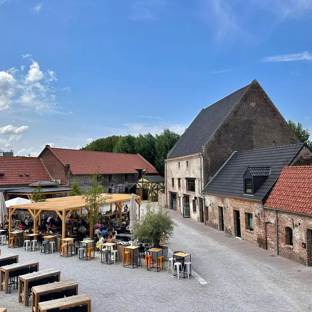 aux enfants terribles bâtiments