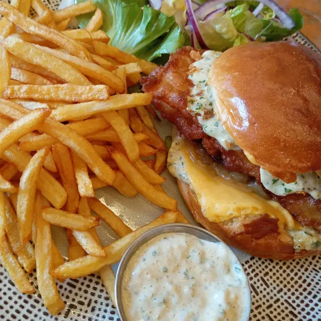 burger-chez-les-copines-p.ledez-otbco-2025_1