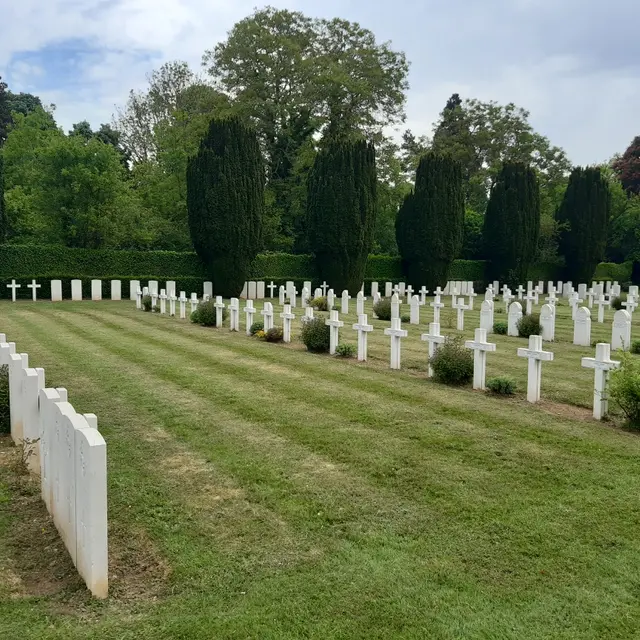 Nécropole militaire française de Beauvais