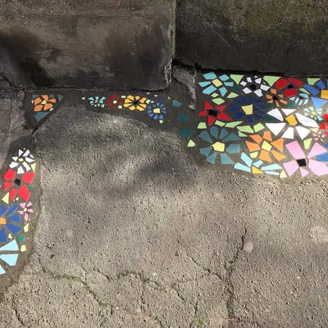 Ateliers créatifs 
Sublimer les failles de notre environnement avec Aude Cacheux, artiste plasticienne et Patricia Zygomalas, artiste mosaïste._1