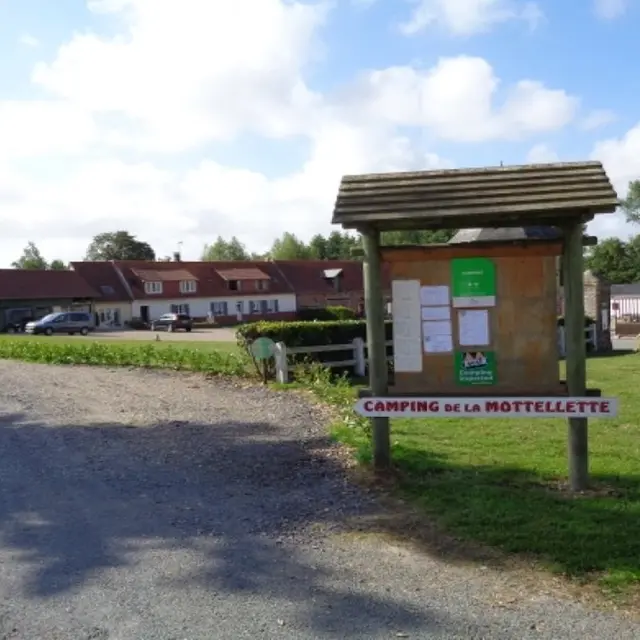 HPAPIC080FS00073_La Ferme de la Mottelette_entrée_Forest Montiers_Somme_HDF