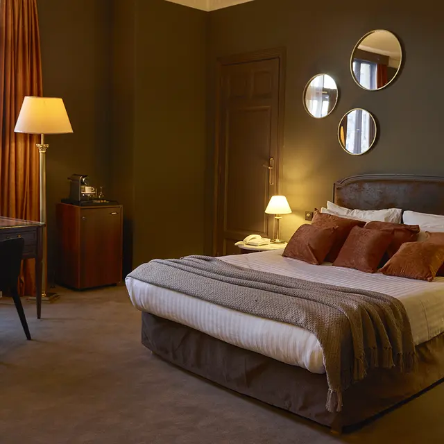 HÔTEL CARLTON - Chambre privilège