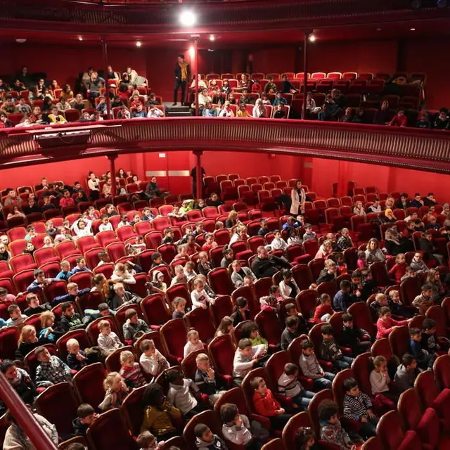 Visite guidée du théâtre municipal Raymond Devos et de ses coulisses_1