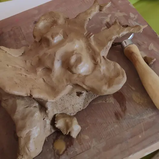 À l'heure des vacances, voyage et modelage au musée !_1