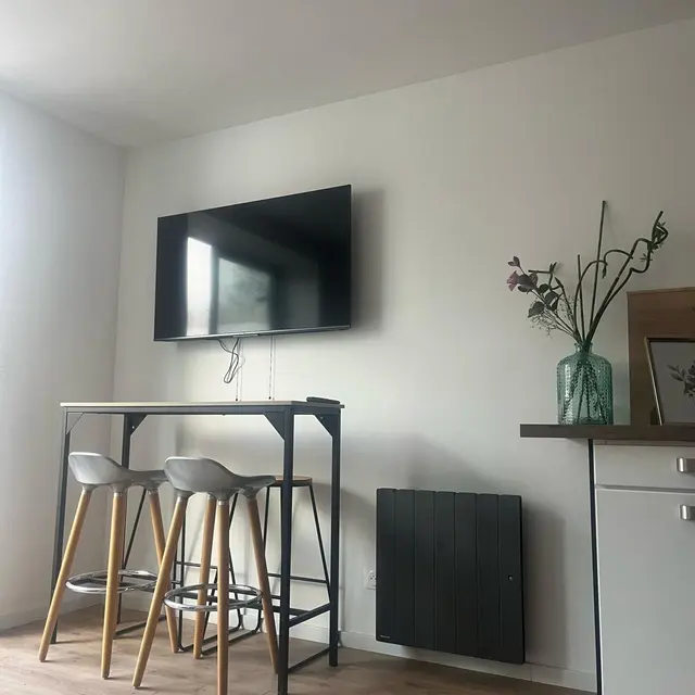 LA GRANGE EIFFEL - Télé