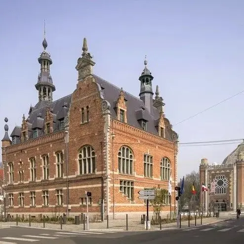Visite : Comines et sa grand place_1