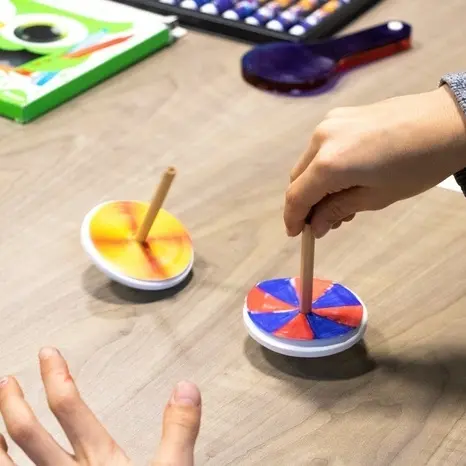 Les petits labos du Musée d'histoire naturelle - Joue avec les couleurs_1