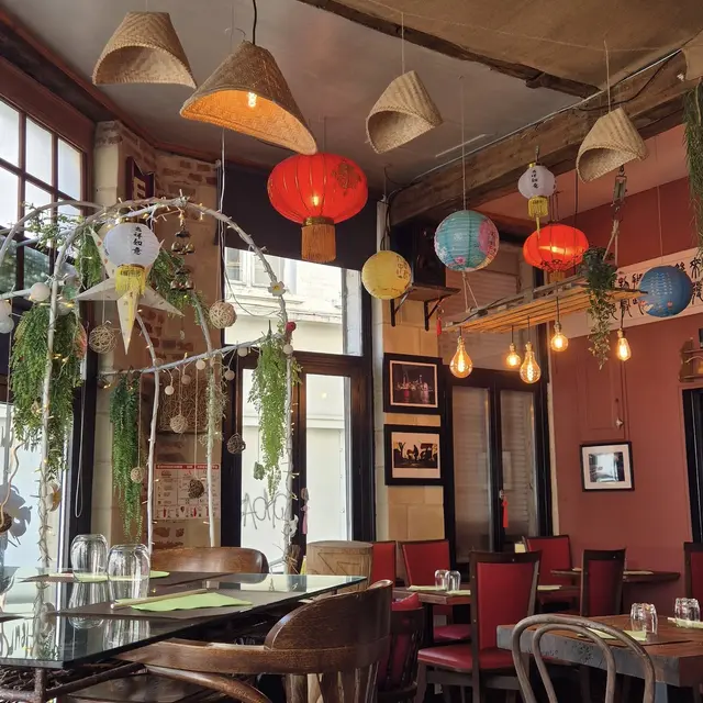 interieur-restairant-fleur-mekong-valenciennes