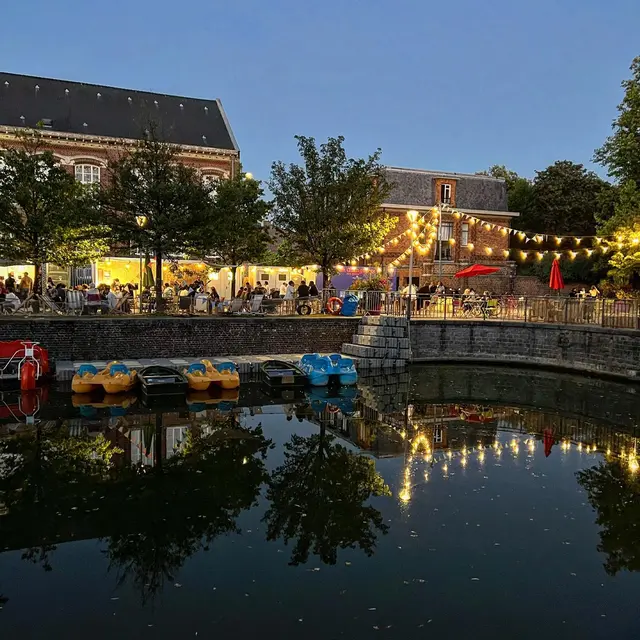 la guinguette des quais 2022 by night