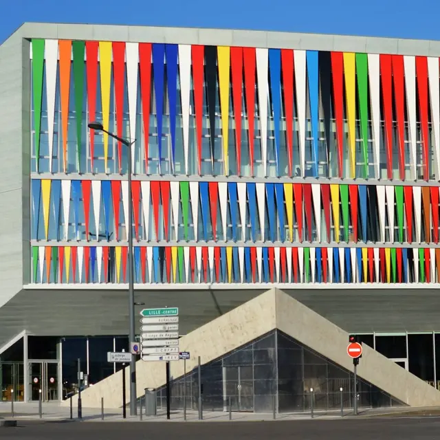 AUBERGE DE JEUNESSE HI LILLE STÉPHANE HESSEL - Extérieur