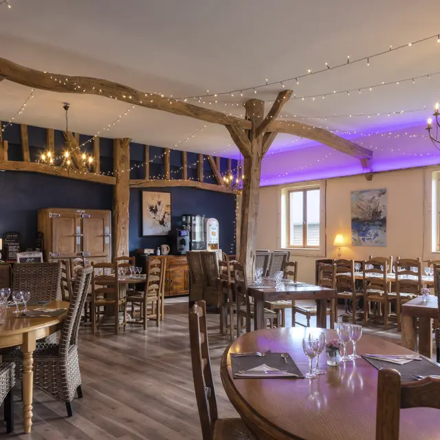 Les Lavandières - salle de restaurant - La Grange