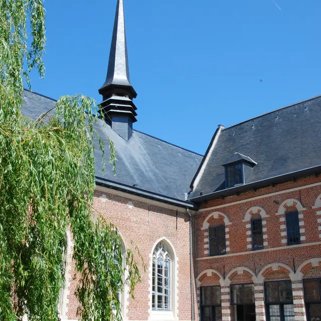 Partez à la découverte de lieux patrimoniaux transformés : hospice, brasserie, poste, usine textile… que sont-ils devenus ?_1