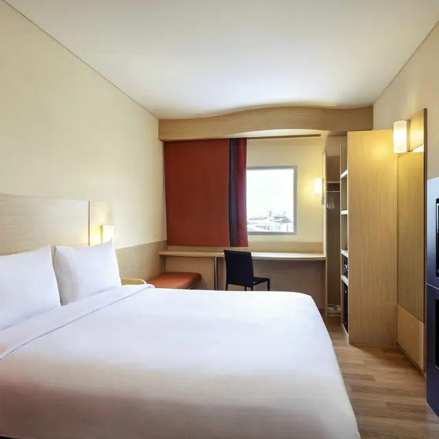 IBIS LILLE CENTRE GARES CHDBLE