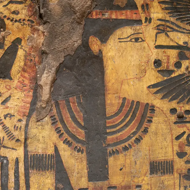 Détail des peintures du coffre de la momie Neskafâa après restauration