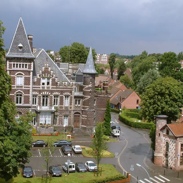 Promenade architecturale et historique Châteaux et avenues autour de la Mairie_1