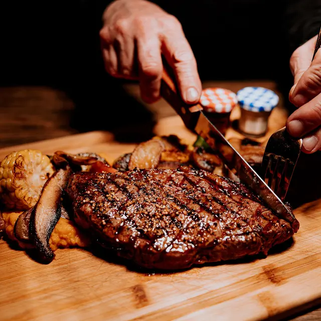 Une pièce de viande cuite à la perfection