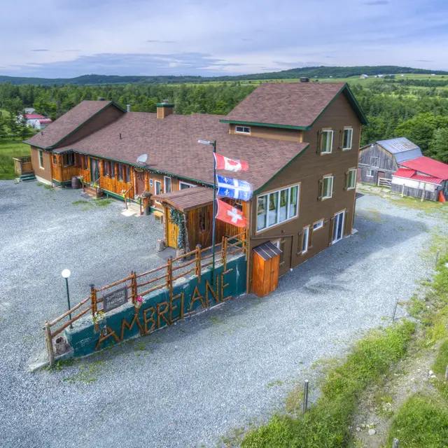 Extérieur du Gîte Ambrelane