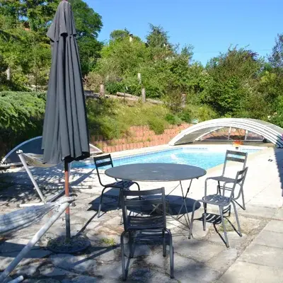 Piscine et terrasse