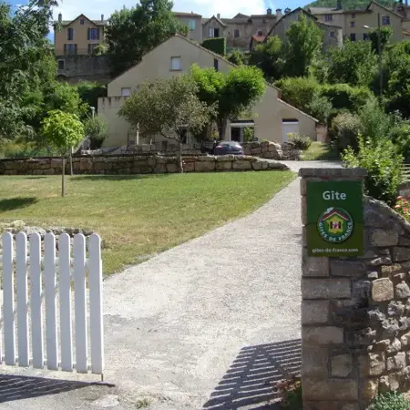 Gîtes des rochers - Aux Acacias - AYGG57